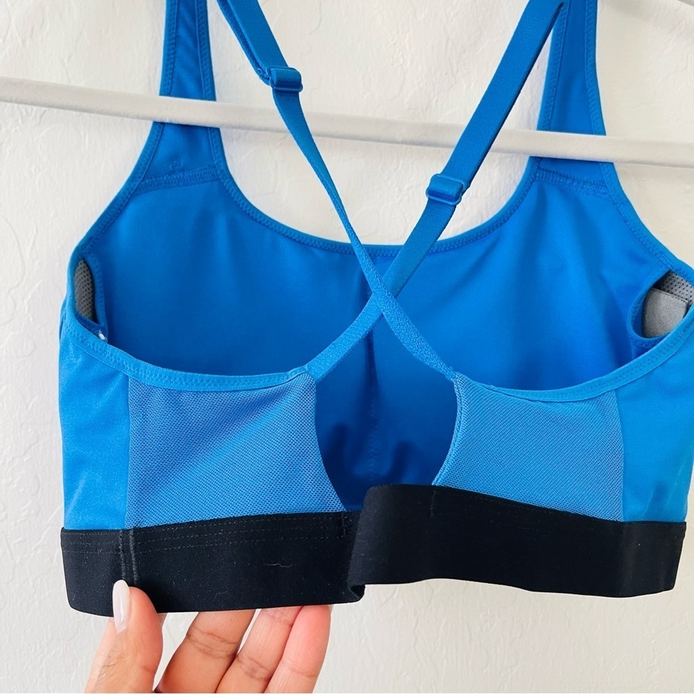 Nike Women's Vibrant Blue Sports Bra - Picture 3 of 8